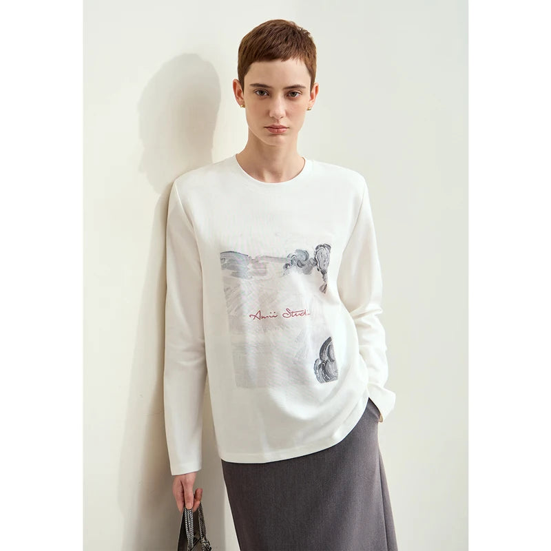 Damen T-Shirt im Minimalismus-Stil mit Kunstdruck und Stickerei für den Herbst