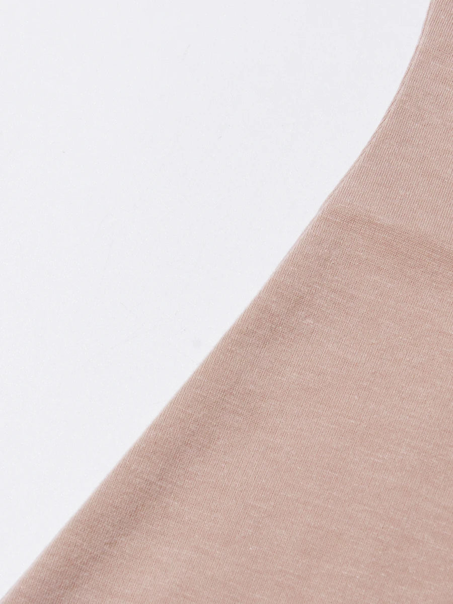 Damen-Casualjacke mit Kontrastfarben, Stickerei und langen Ärmeln – Offenes Design, kurz geschnitten.