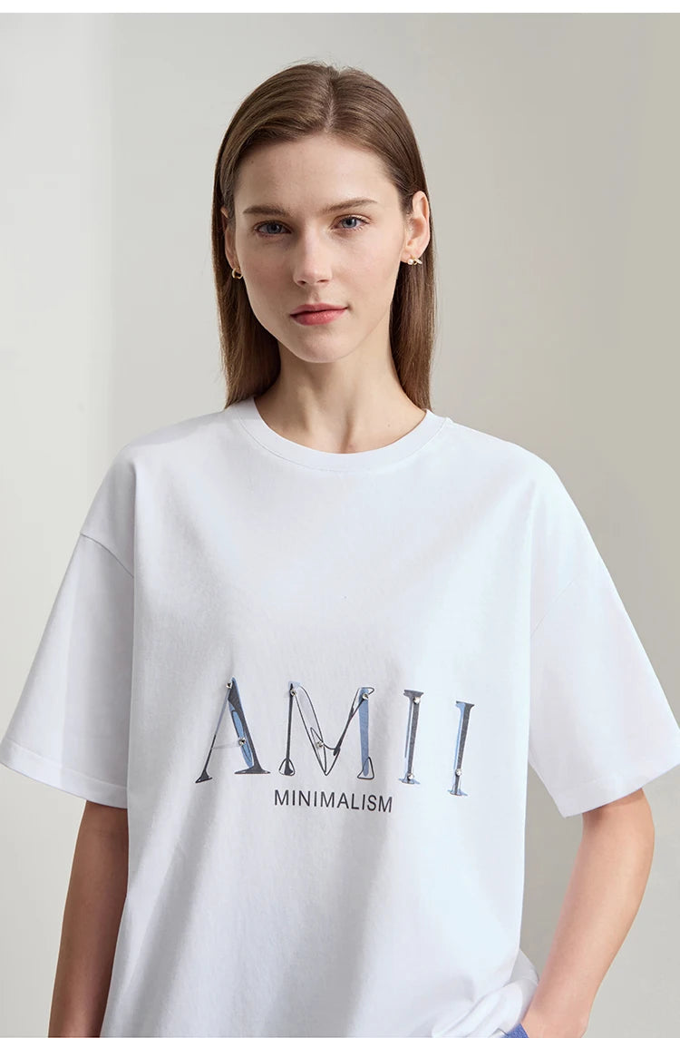 Damen T-Shirt im minimalistischen Design mit Rundhalsausschnitt und kurzen Ärmeln