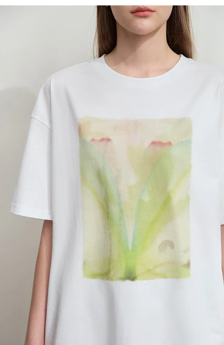 Damen T-Shirt im minimalistischen Stil mit Druck und Rundhals-Ausschnitt