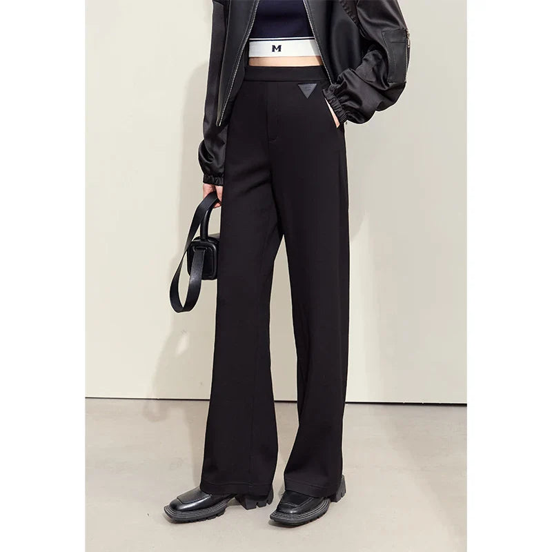 Weite Damen-Jeans mit geradem Bein und Fleecefutter – retro und voll lang für den Winter.