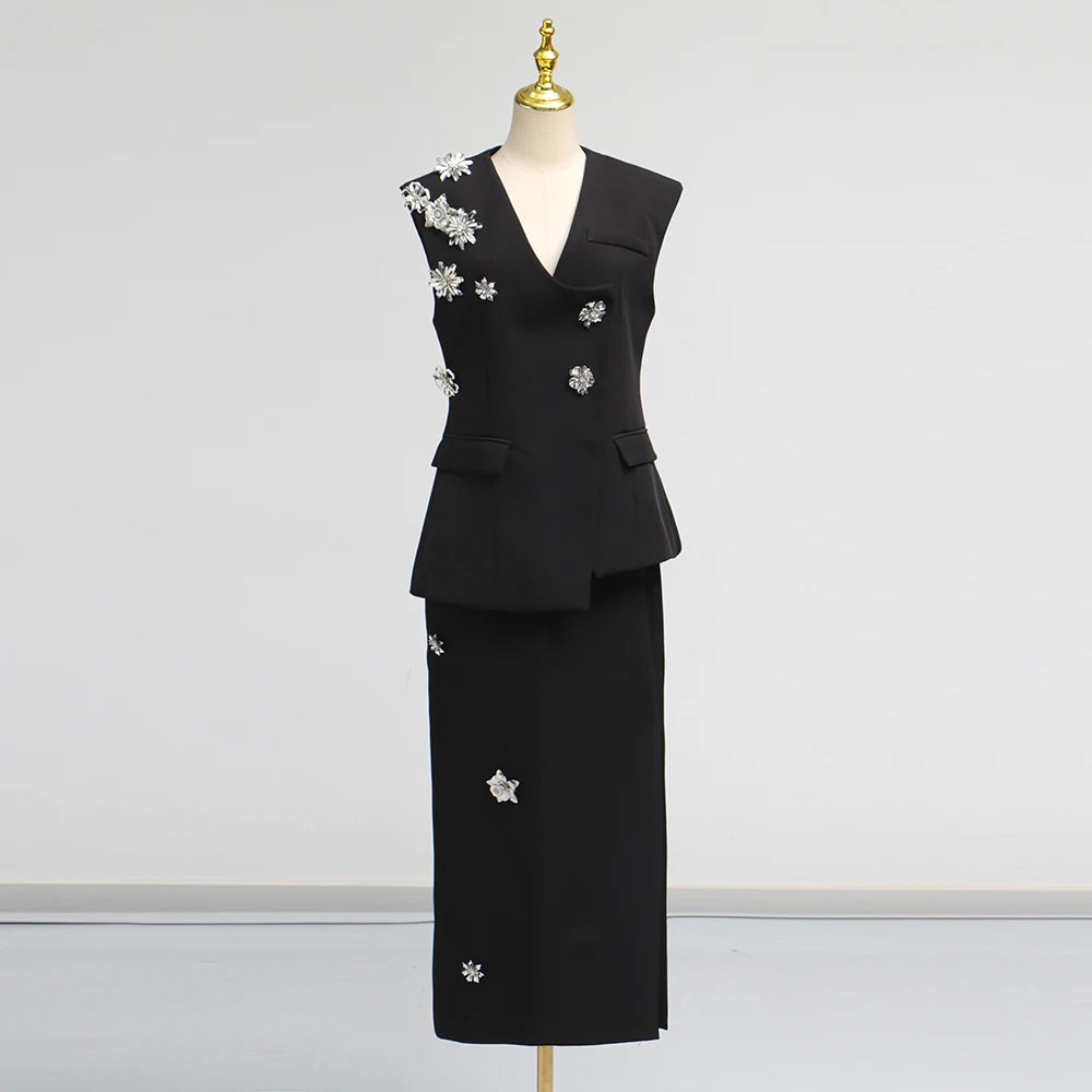 Elegantes Damenkleid mit Rundhalsausschnitt, kurzen Ärmeln und Pailletten-Patchwork-Design – ideal für besondere Anlässe.