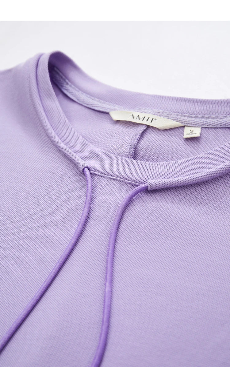 Damen T-Shirt im minimalistischen Stil mit lässigen kurzen Ärmeln