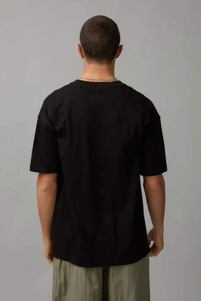 Herren Oversize T-Shirt aus 100 Prozent Baumwolle mit kurzer Armform