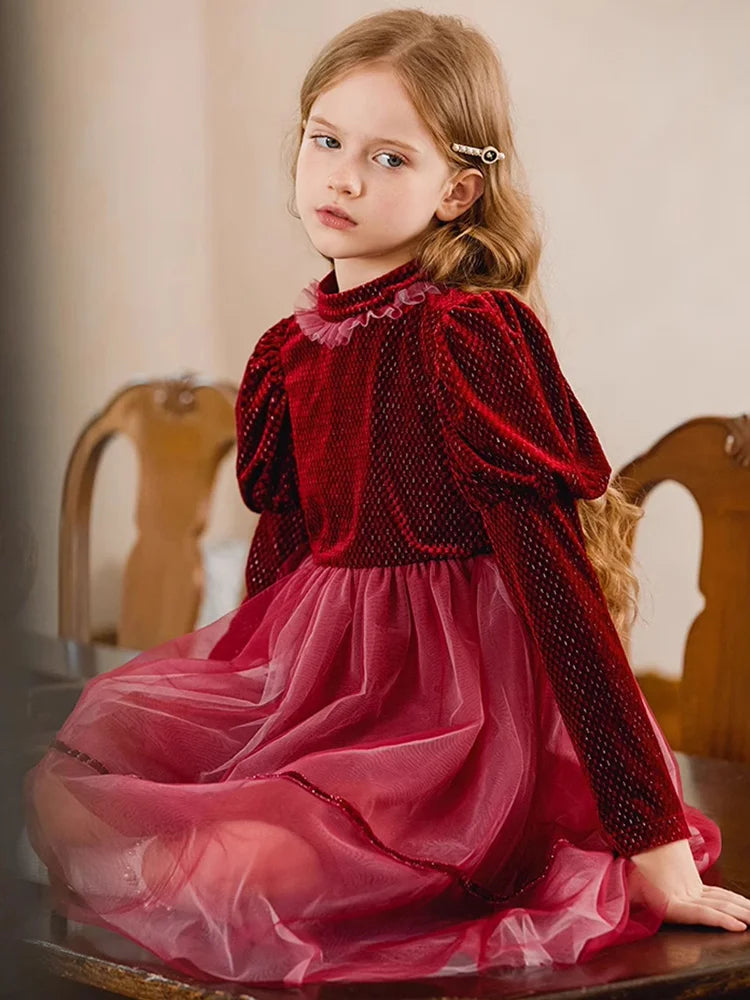 Ärmelloses Kinder-Prinzessinnenkleid aus beigefarbener Gaze mit niedlichem Design – ideal für den Sommer