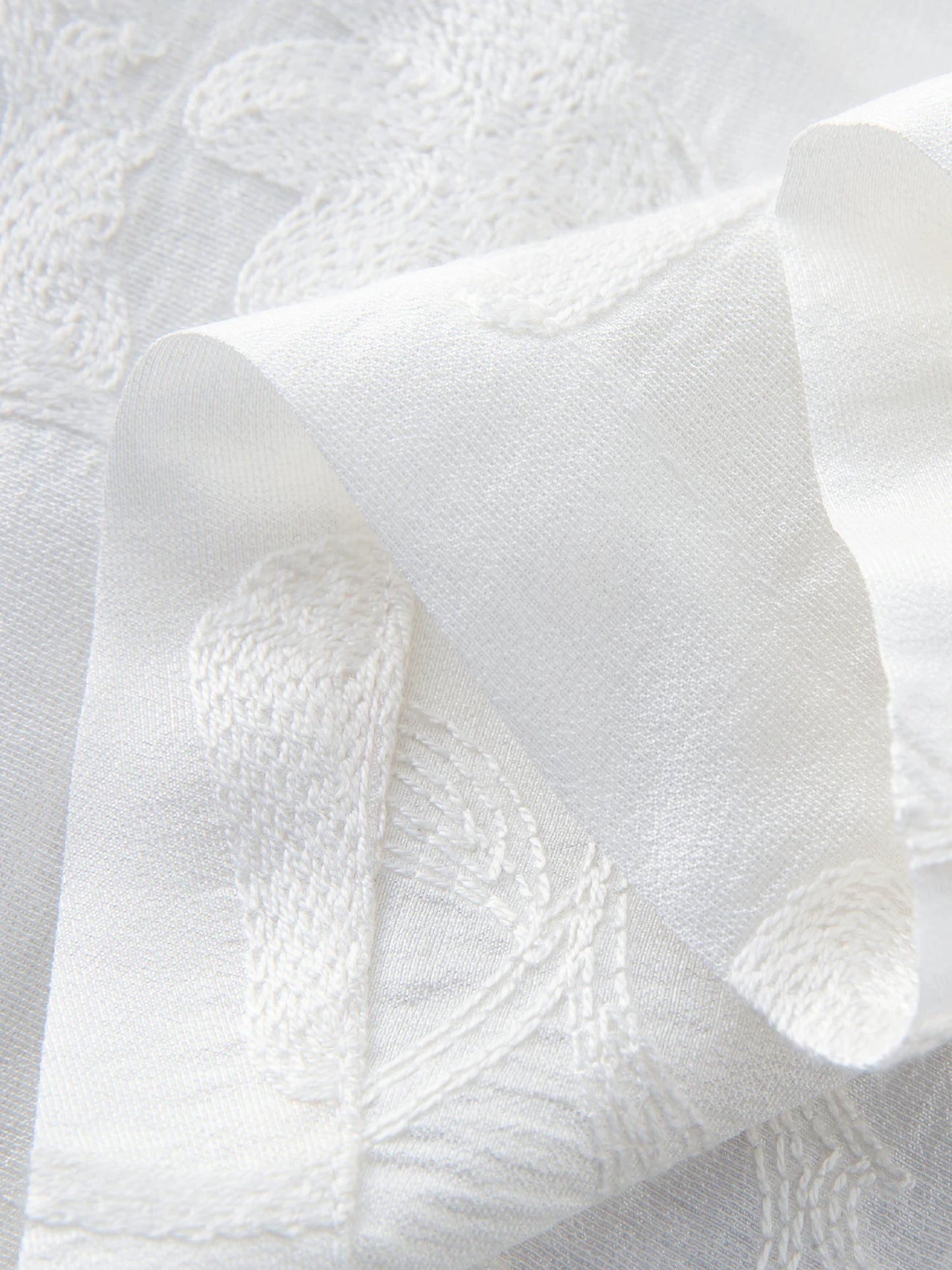 Luftiges Damen-Sonnenschutzshirt in Übergröße mit erfrischendem Design und Farbvielfalt für den Sommer.