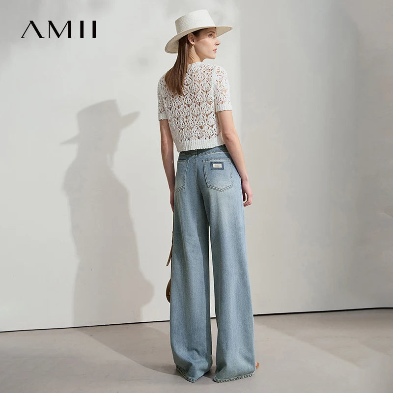 Damen Jeans im minimalistischen Stil mit weitem Bein und niedriger Taille