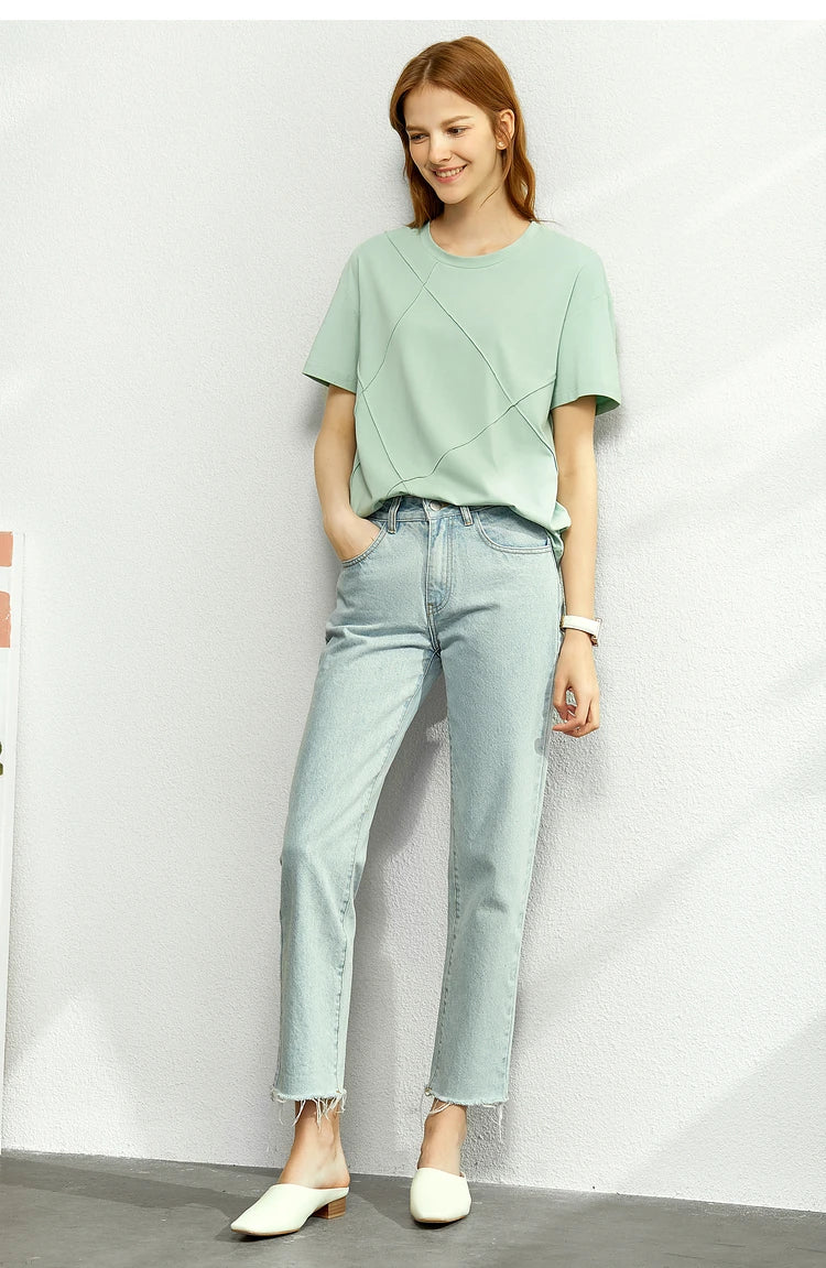 Damen T-Shirt im minimalistischen Sommerstil aus losem Stretch-Material