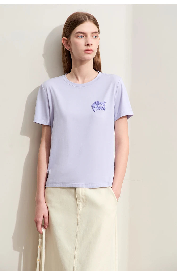 Damen T-Shirt im Minimalismus-Stil mit O-Ausschnitt und Stickerei