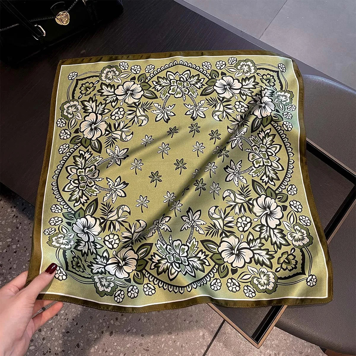 Damen Seidenschal 53cm quadratisch Blumenprint Luxus Hijab Bandana F
