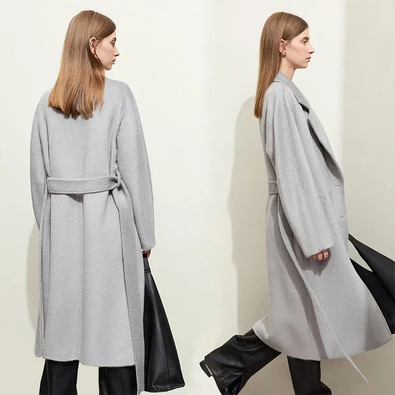 Damen Wollmantel im minimalistischen Stil mit Winter-Reverskragen und Gürtel