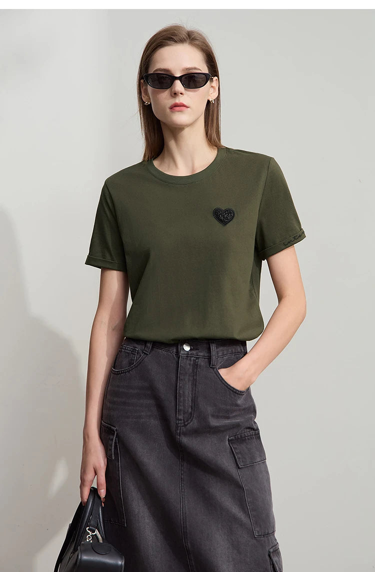 Damen T-Shirt im minimalistischen Stil mit bestickten Liebesperlen für den Sommer