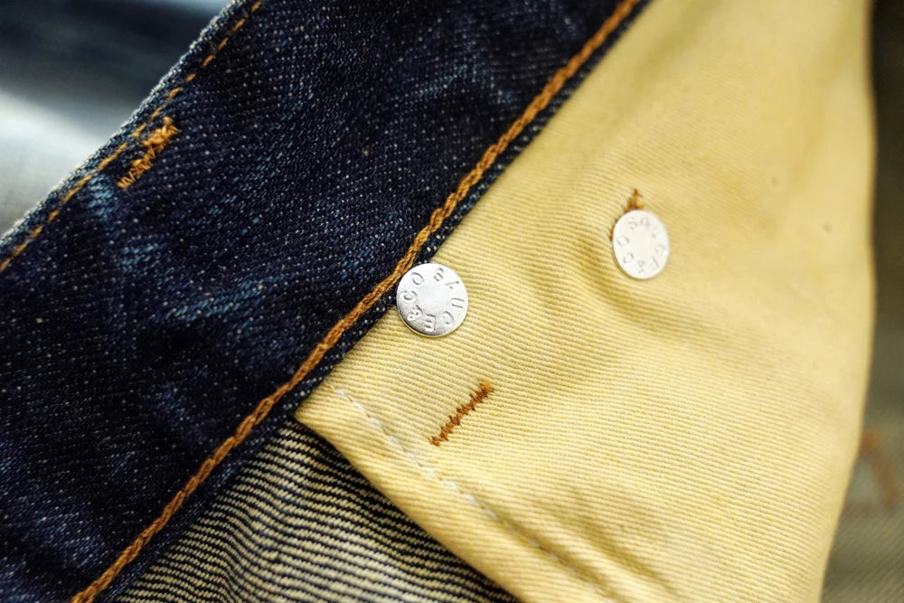 Herren Jeans im Vintage-Stil aus Denim mit Distressed Kanten
