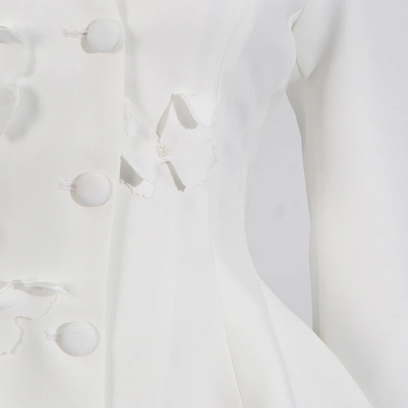 Elegantes Damenkleid mit Rundhalsausschnitt, halblangen Ärmeln und Spitzen-Patchwork-Design – figurbetont und stilvoll.