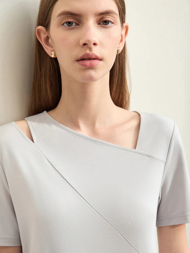 Damen T-Shirts im Minimalismus-Stil mit asymmetrischem V-Ausschnitt und kurzen Ärmeln