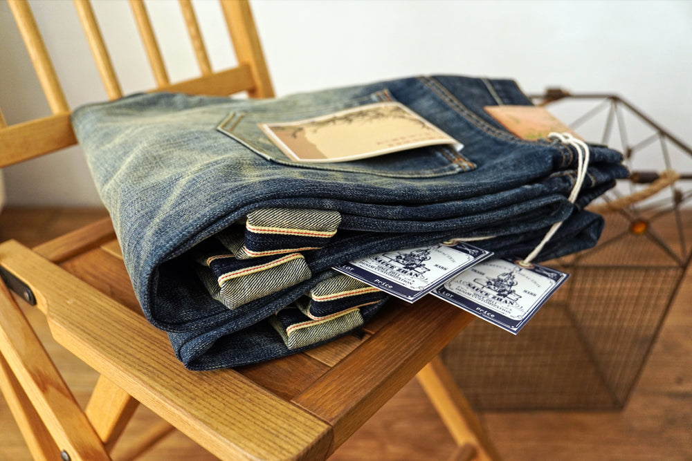 Herren Jeans im Vintage-Stil aus Denim mit Distressed Kanten