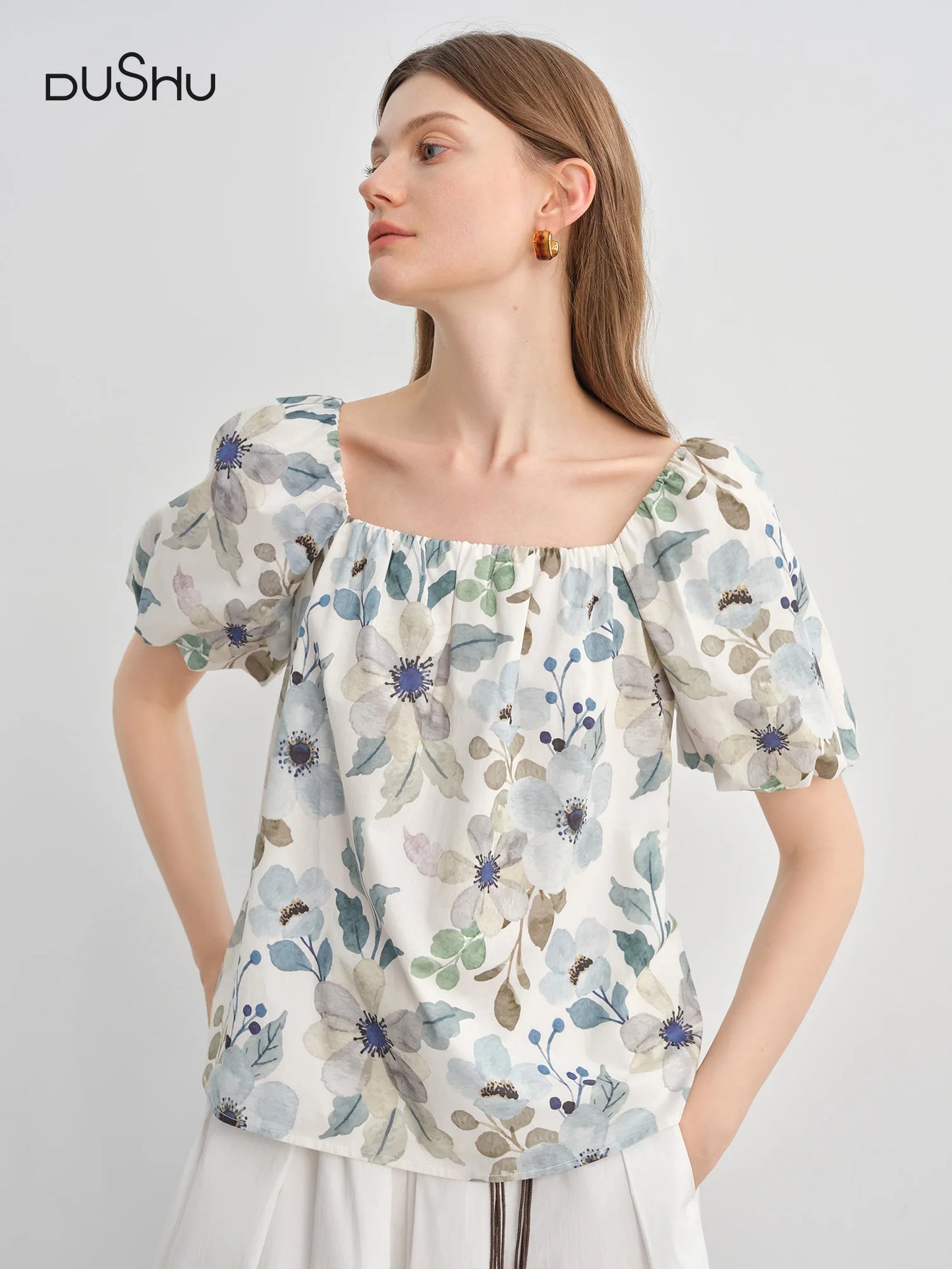 Lässiges Plus-Size Damen T-Shirt mit U-Ausschnitt und Rüschen, gestrickt im Fake-Zweiteiler-Look.
