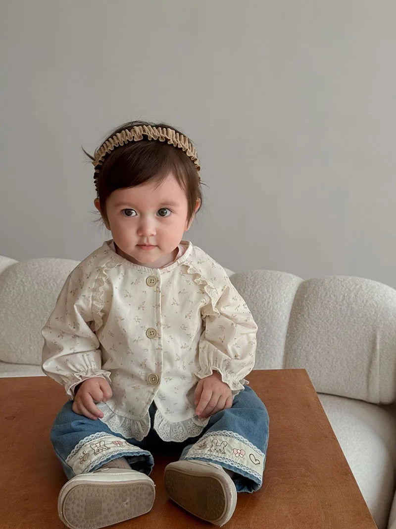 Kinder Mantel mit floralem Design und süßen Spitzen-Details für Mädchen