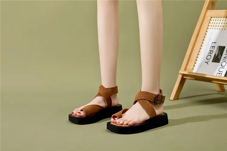 AIYUQI Sandalen für Damen, große Größe, Clip-Zehen, modisch, 2025, neue römische Damen-Sommersandalen, Wildleder, echtes Leder, Strandsandalen für Damen