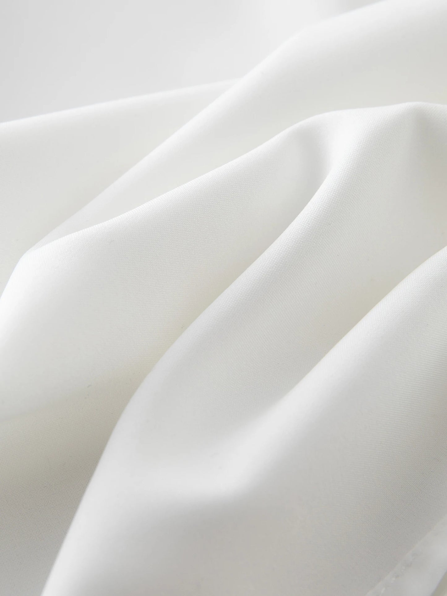 Luftiges Damen-Sonnenschutzshirt in Übergröße mit erfrischendem Design und Farbvielfalt für den Sommer.