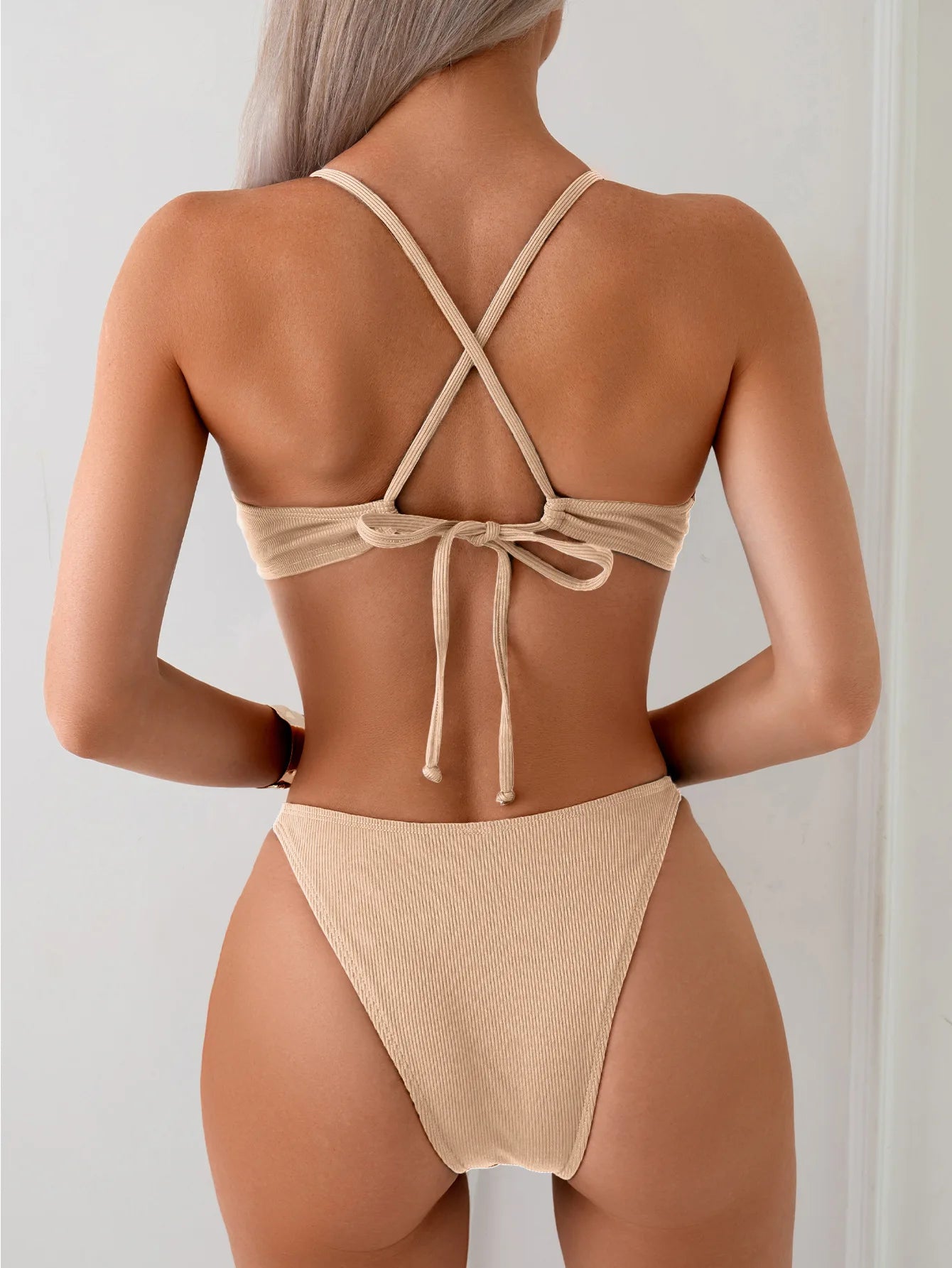 Einfarbiger verführerischer Bikini für Damen – Badeanzug im brasilianischen Stil für Strand und Pool
