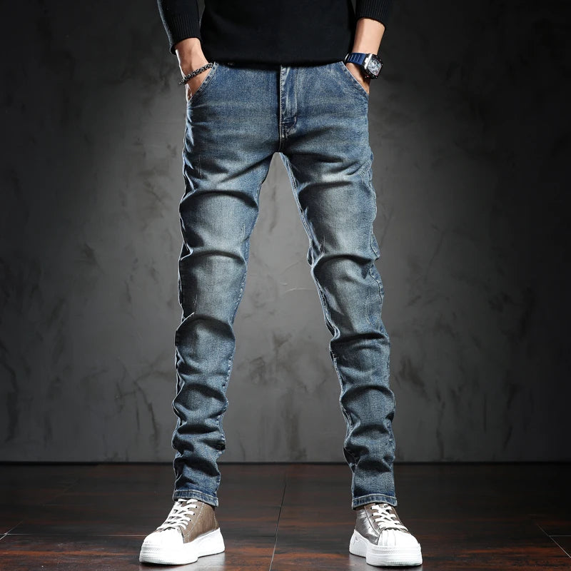 Männer Röhrenjeans in Blau aus hochwertigem Stretch-Denim für Frühling und Sommer