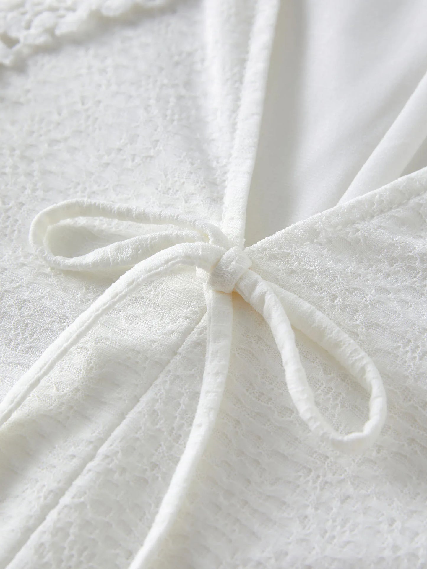 Damenbluse mit Muschelsaumkragen und schmeichelnder Taille – vielseitig von Büro bis Freizeit