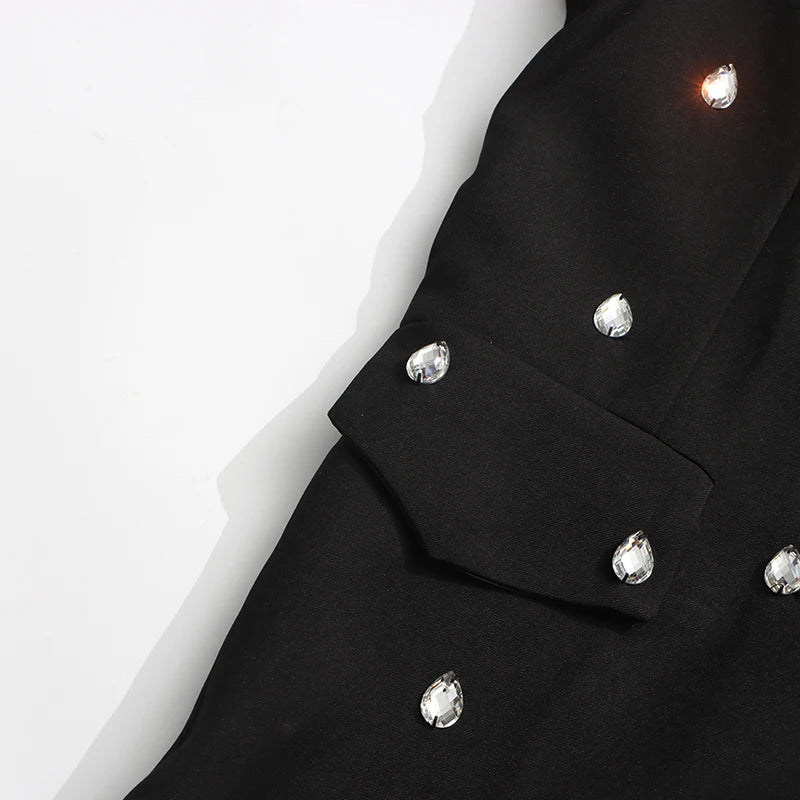 Elegantes Damenkleid mit Rundhalsausschnitt, langen Ärmeln und Patchwork-Design in lockerer Passform.