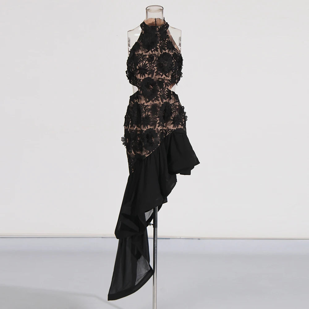 Elegantes Damenkleid mit Rundhalsausschnitt und langen Ärmeln – figurbetontes Design mit transparenten Patchwork-Details