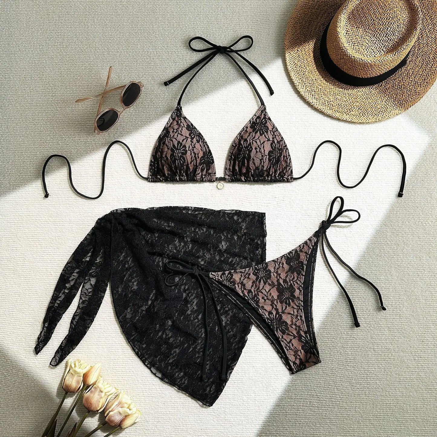 Dreiteiliger Damen-Bikini mit sexy Print und hoher Taille – ideal für Strand und Pool.