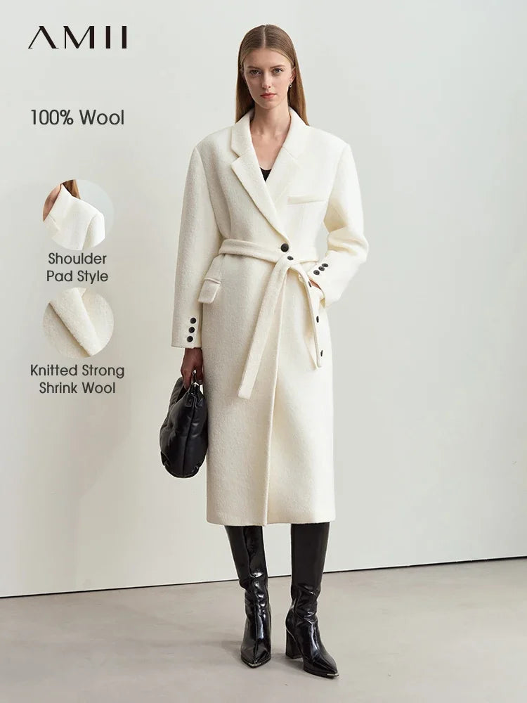 Damen Wolljacke mit Anzugkragen und Gürtel für den Winter 2024