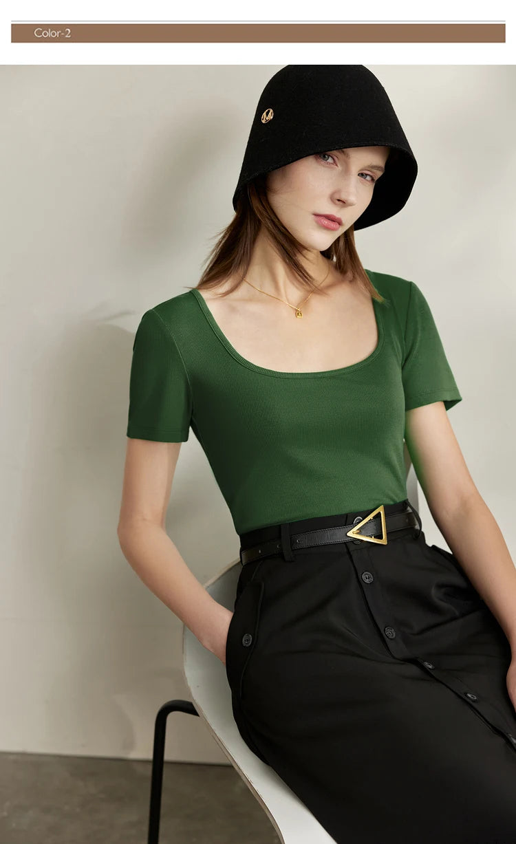 Damen Tops und T-Shirts im minimalistischen Stil mit quadratischem Kragen