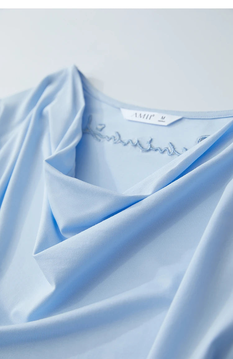 Damen T-Shirt mit drapierter Kragen- und besticktem Design aus modalem Strick