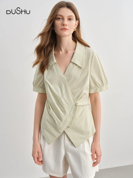 Kurvenbetonende Damen Wickelbluse mit V-Ausschnitt – Luftiges Sommer-Design mit Streifen für Büro & Freizeit