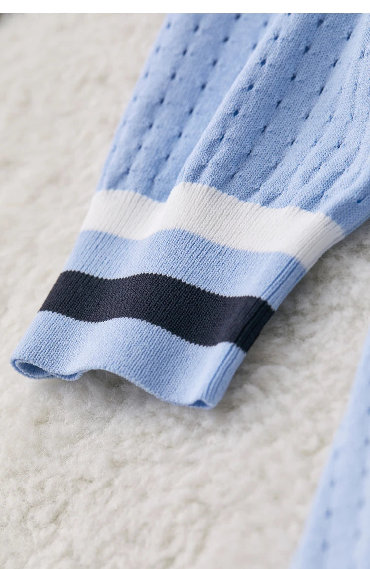 Damen Pullover im Minimalismus-Stil mit Polo-Ausschnitt und Kontrastfarben