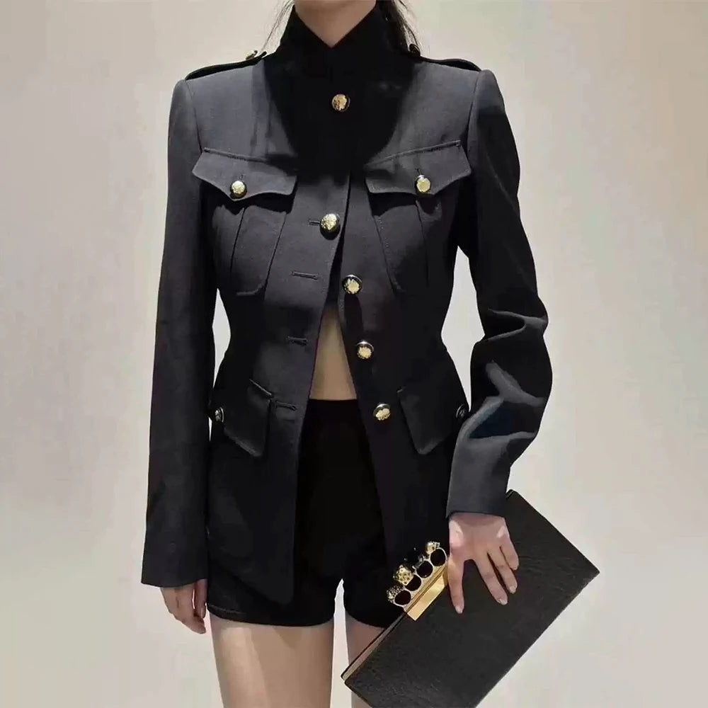 Zweiteiliges Damen-Set aus Spitze und Denim mit V-Ausschnitt, ärmellosem Oberteil und hoch taillierter knielanger Hose – ideal für Streetwear.
