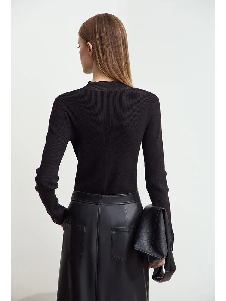 Damen Rollkragenpullover mit transparentem Panel aus der Winterkollektion 2024