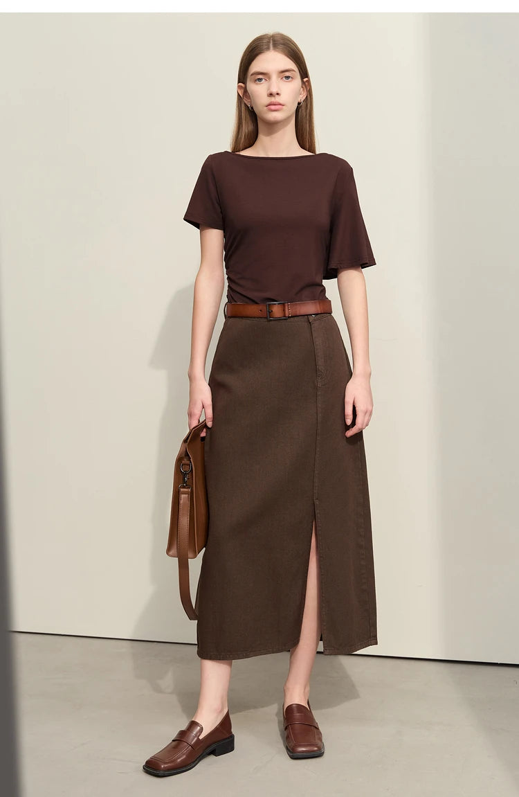 Damen T-Shirt im Minimalismus-Stil mit asymmetrischem Slash Neck und Raffen