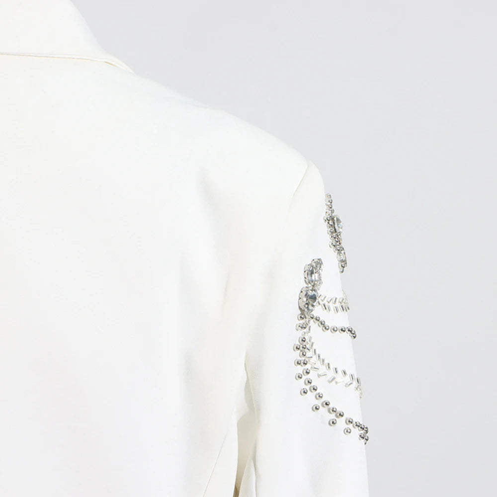 Ärmelloses Damen-Kleid mit V-Ausschnitt und transparenten Einsätzen – elegantes Design mit Falten und Rückenausschnitt.