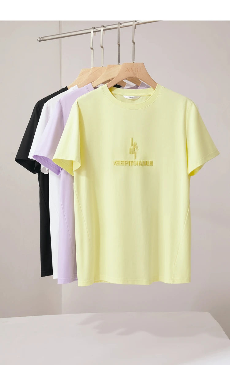 Damen T-Shirt im minimalistischen Stil mit modischer Stickerei und O-Ausschnitt