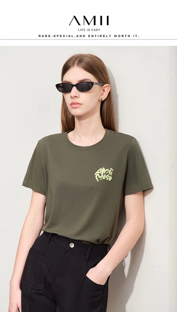 Damen T-Shirt im Minimalismus-Stil mit O-Ausschnitt und Stickerei
