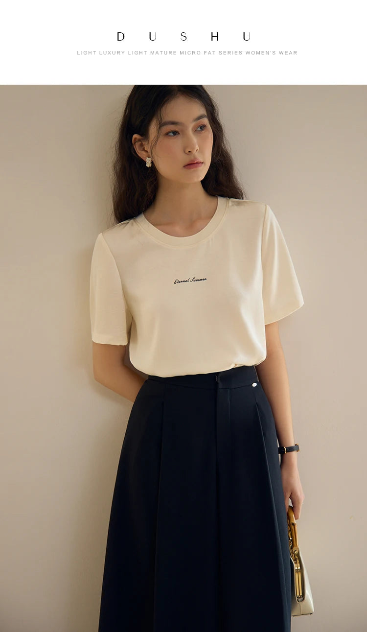 Damen-T-Shirt mit Puppenkragen – lässig, vielseitig und ideal für den Sommer.