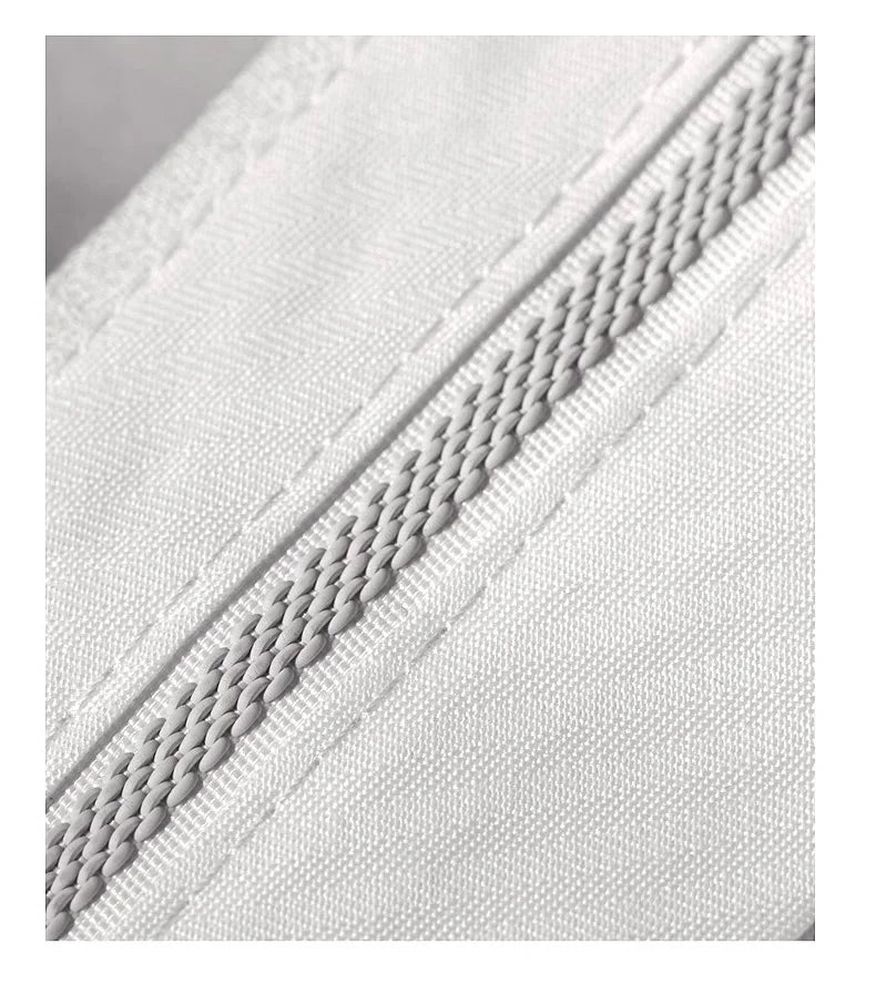 Eleganter Herrenanzug mit braunen Streifen, doppelreihig – ideal für Hochzeiten und festliche Anlässe.