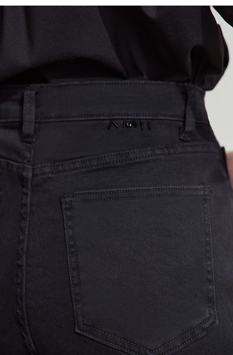 Damen Denim Shorts im minimalistischen Casual-Stil mit Zipper und Loch-Dekoration