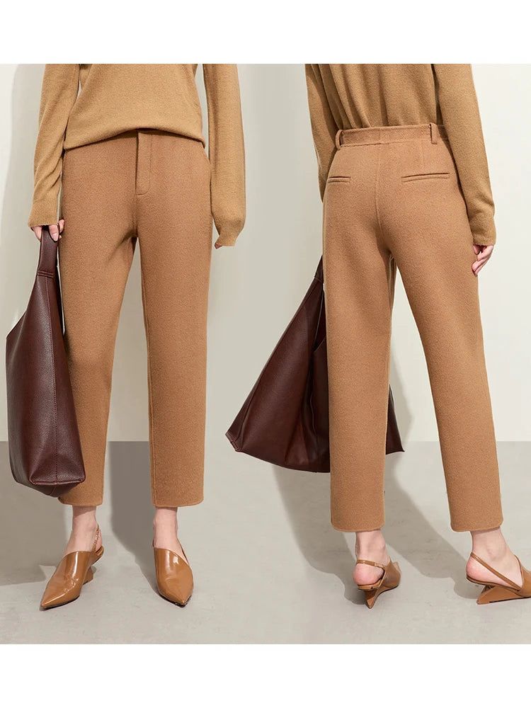 Damen Wollmantel im minimalistischen Stil mit Gürtel und gekerbtem Kragen