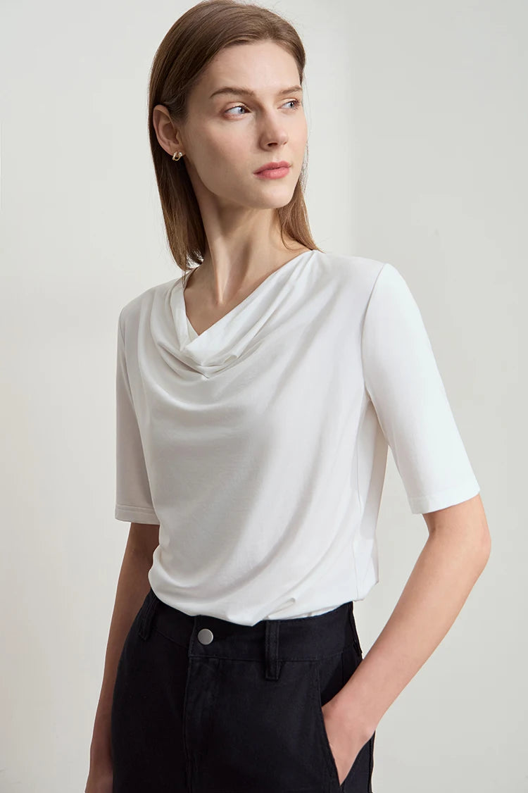 Damen T-Shirt mit drapierter Kragen- und besticktem Design aus modalem Strick
