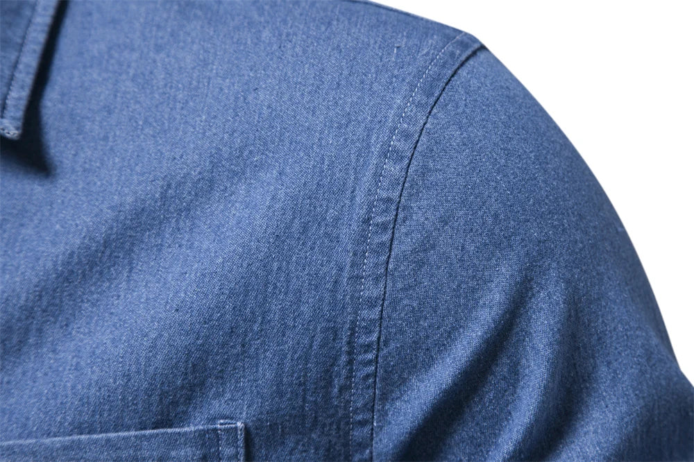 Herren Hemd aus Baumwolle im einfarbigen Denim-Look mit Tasche