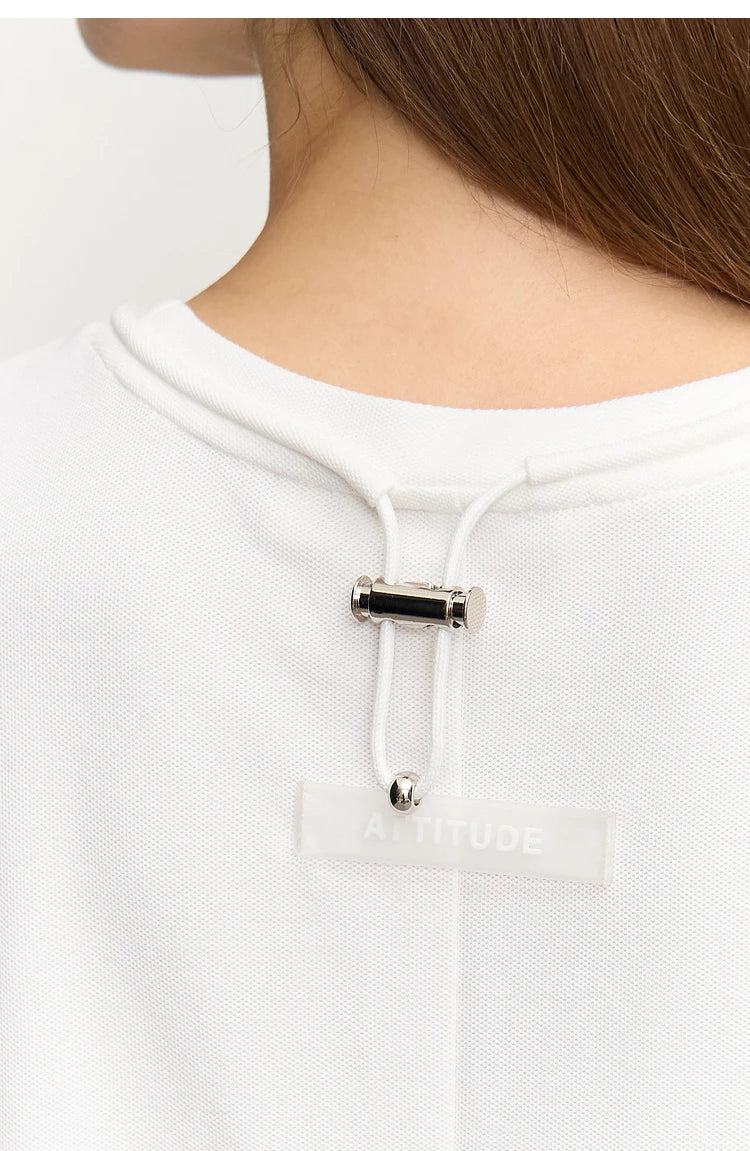 Damen T-Shirt im minimalistischen Stil mit lässigen kurzen Ärmeln