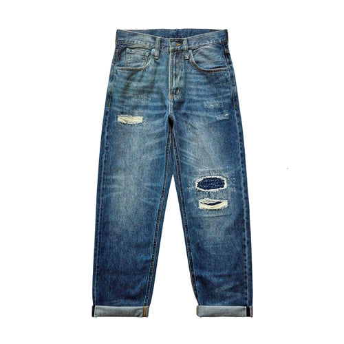 Männer Jeans im Vintage-Stil mit bestickten Patches und zerrissenen Details