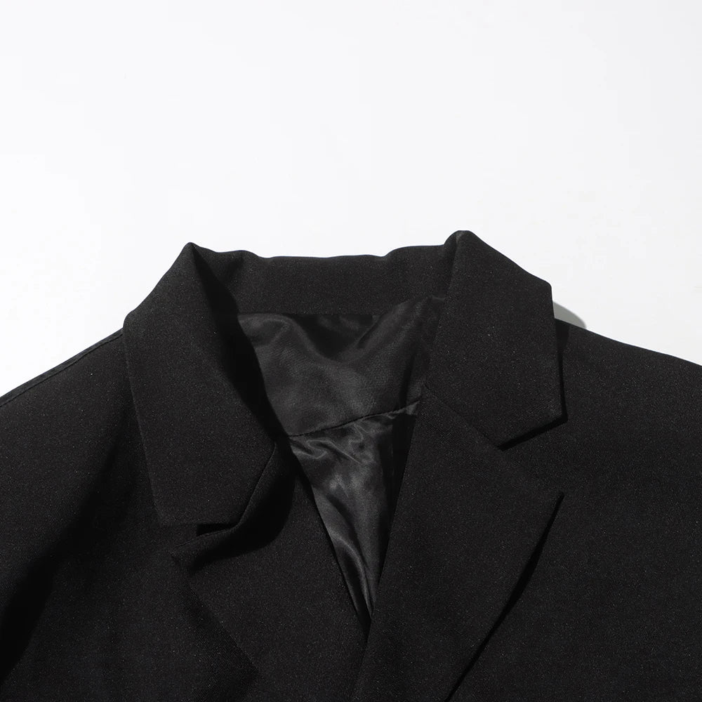 Elegantes Damen-Zweiteiler-Set mit O-Ausschnitt und halblangem Ärmel, bestehend aus farblich abgesetztem Mantel und hoch tailliertem Rock.